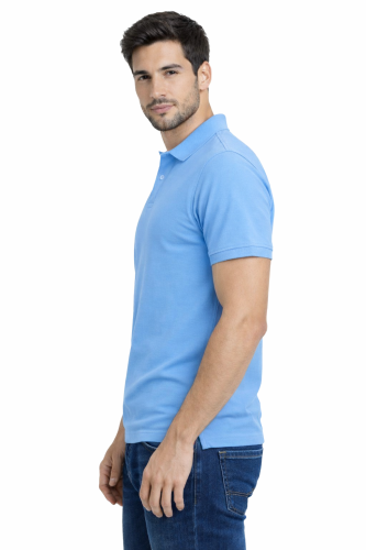 Koszulka polo męska krótki rękaw jasna niebieska widok z boku.png