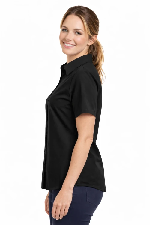 Koszula damska krótki rękaw zapinana na guziki czarna widok z boku.png