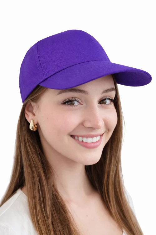 Czapka z twardym daszkiem kolor purpurowy.png