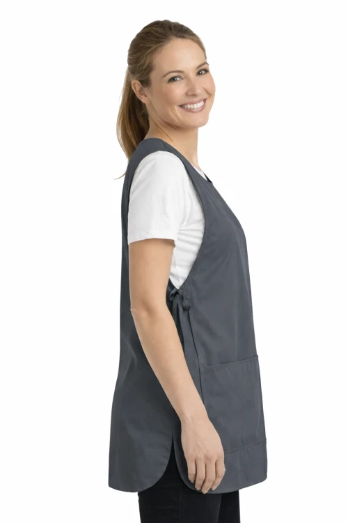 Fartuszek kuchenny wkładany przez głowę zawiązywany z boku z podwójną kieszenią kolor szary widok z boku.png