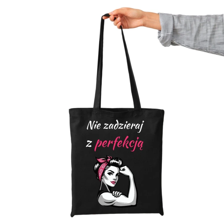 baweniana-torba-czarna-z-nadrukiem-zoza-idealny-pr