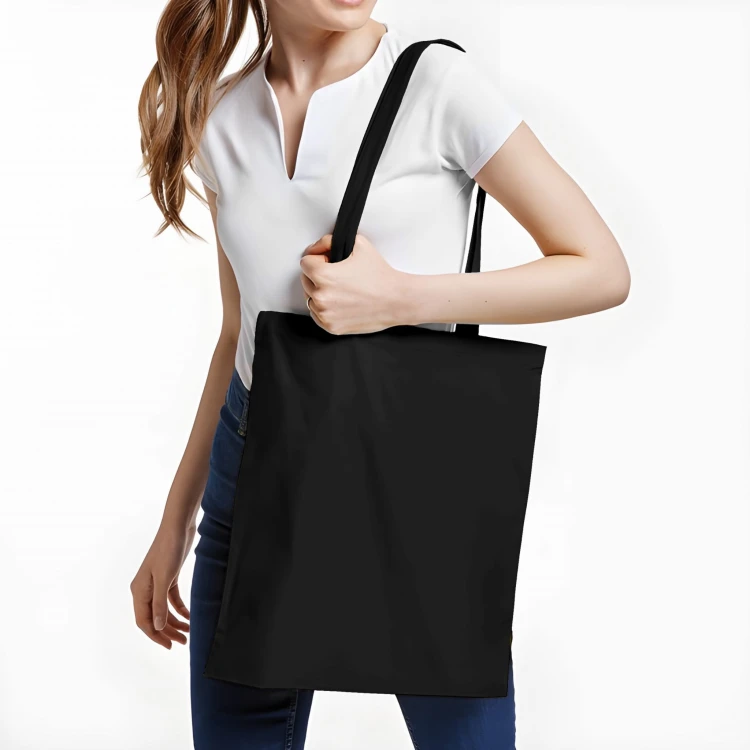 baweniana-torba-czarna-z-nadrukiem-zoza-idealny-pr