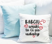 poszewka-na-poduszke-z-nadrukiem-dla-babci-idealny