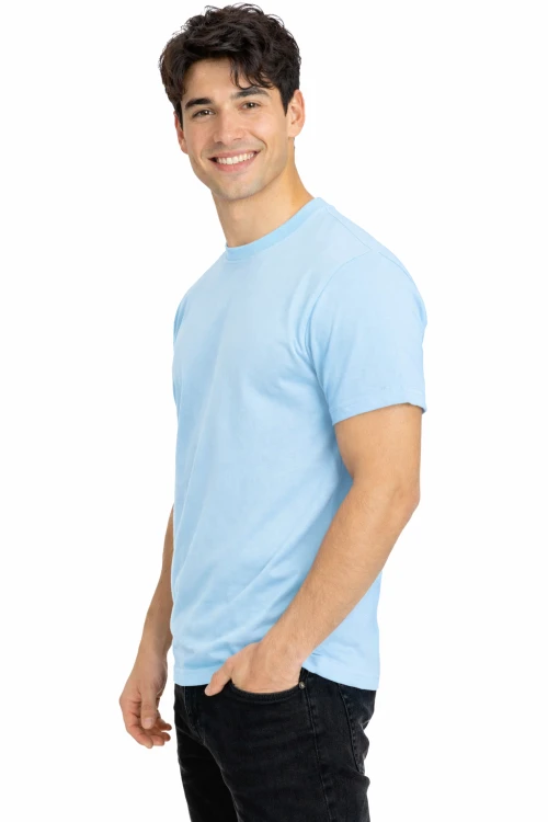 T-shirt męski z krótkim rękawem gramatura 190g jasny niebieski widok z boku.png