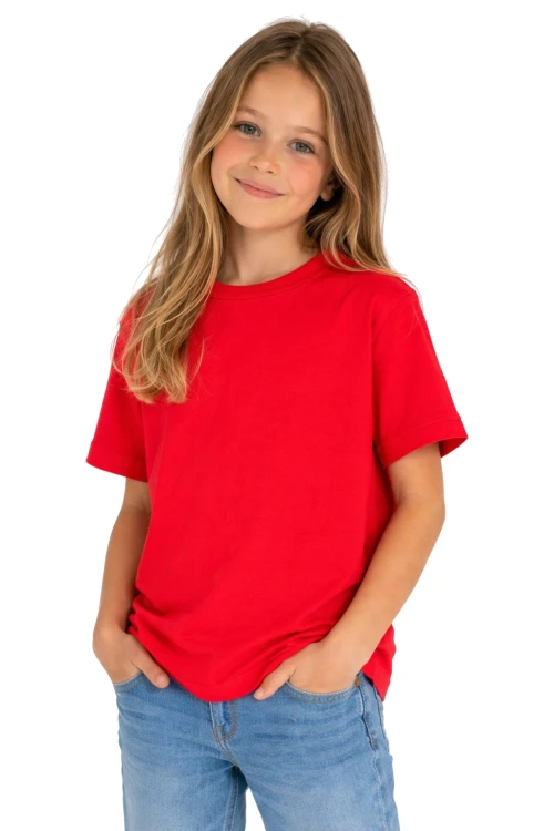 T-shirt dziecięcy dla chłopca i dziewczynki kolor czerwony widok dziewczynki w t-shirt.png